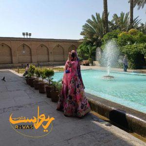 دختر قشقایی با لباس محلی در باغ نارنجستان قوام